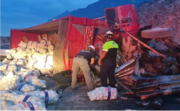 Una Persona Muere Tras Volcadura De Cami N Que Transportaba Cebollas En