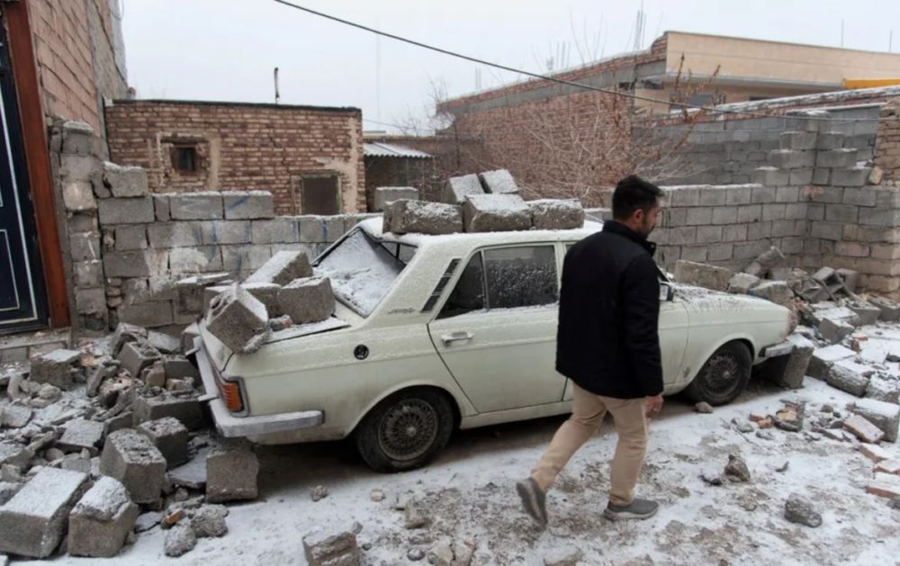 Tres muertos y más de 800 heridos en Irán tras sismo de magnitud 5 9