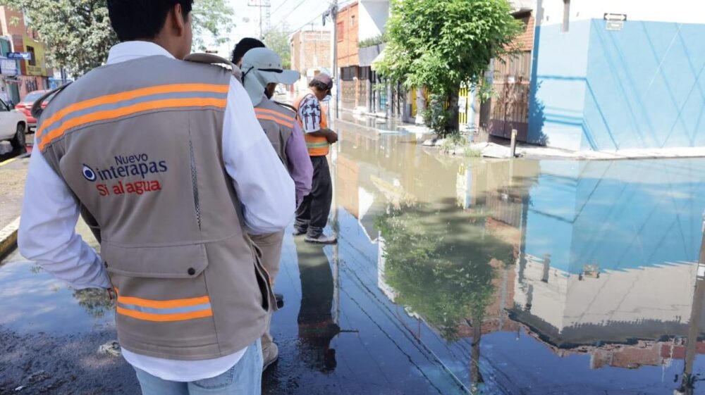 Interapas Atiende Fuga De Aguas Negras En La Avenida Morales Saucito