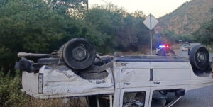 Volcadura De Camioneta Deja Dos Golpeados El Heraldo De San Luis Potos