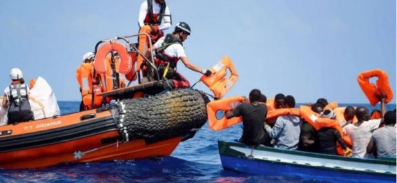Mueren 29 migrantes africanos en viaje a Islas Canarias