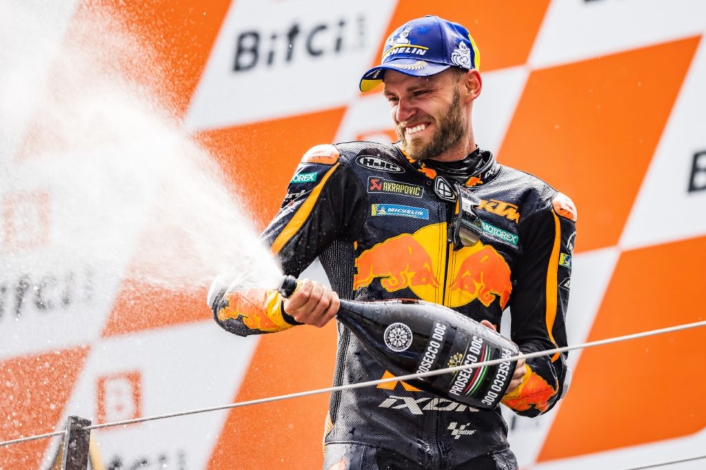 Gran carrera en Austria, el piloto sudafricano  Brad Binder gana el Gran Premio de MotoGP