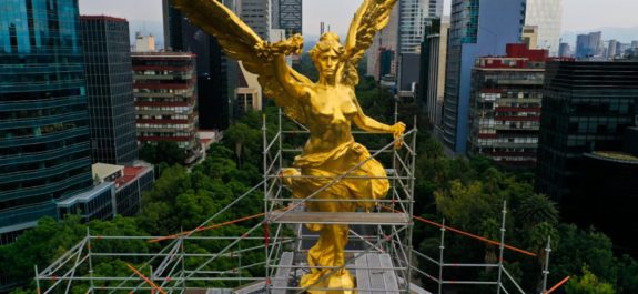 Ángel de la Independencia se prepara para bicentenario de México