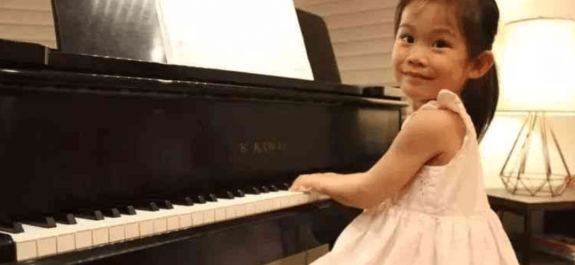 BRIGITTE XIE niña pianista
