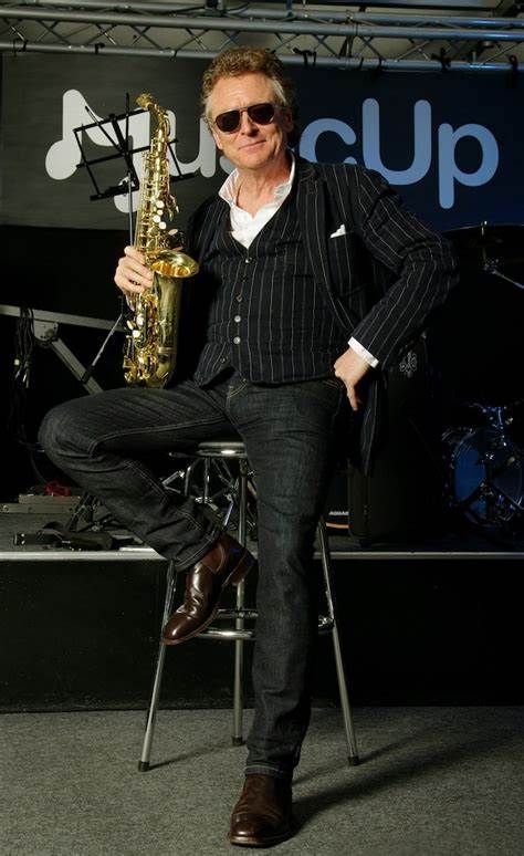 Murió Brian Travers, saxofonista y fundador del grupo UB40