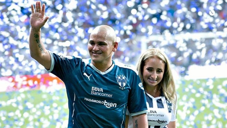 Chupete Suazo a su llegada a Raya2: "A Monterrey no le puedo decir que no"