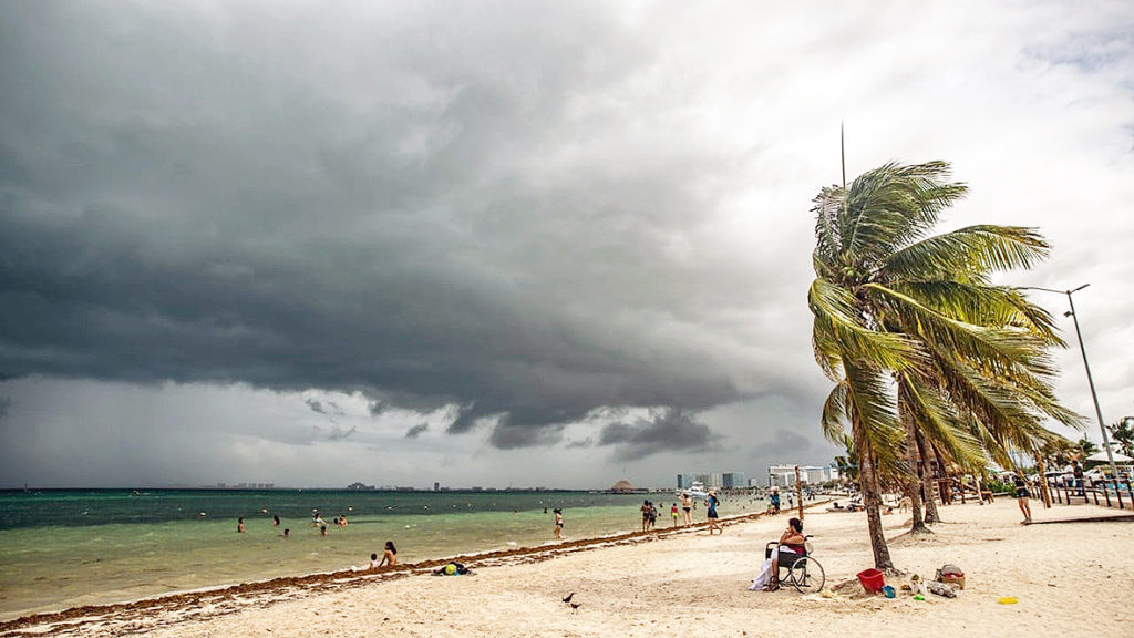 "Grace" toca tierra al sur  de Tulum, Quintana Roo