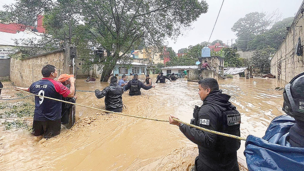 Paso de "Grace" deja ocho muertos en Veracruz