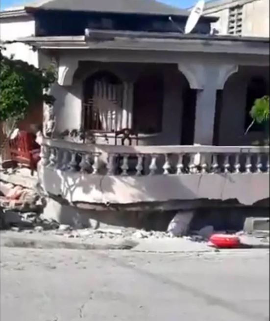 Edificios dañados en Haití