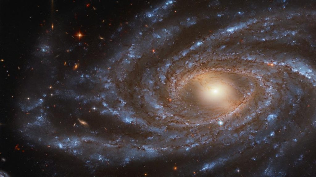 NASA captura nueva imagen de una impresionante galaxia espiral