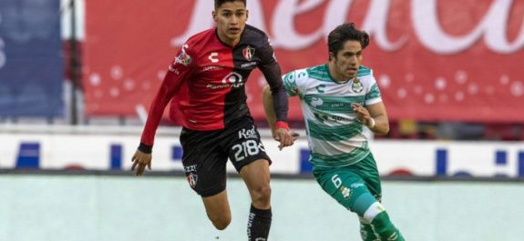 Santos y Atlas se reparten unidades en la jornada doble del Apertura 2021