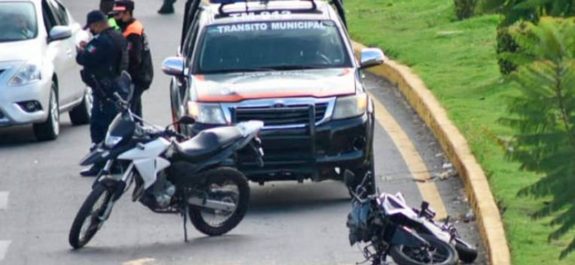 Motociclista derrapa y pierde la vida tras fuerte choque sobre Avenida Peñón en Chimalhuacán, Edomex