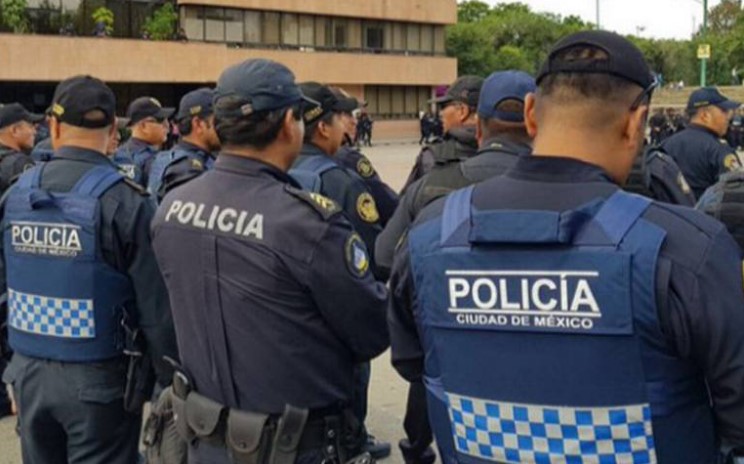 Ex policía de la SSC acusado de extorsión enfrentará proceso en libertad