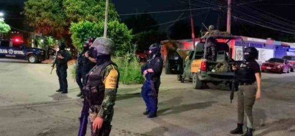 Persecución termina con detención de hombres armados y droga en Culiacán