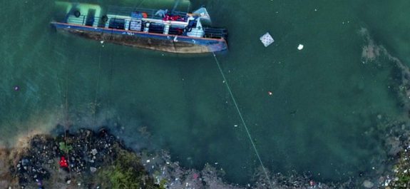Naufraga barco en China; hay al menos 10 muertos