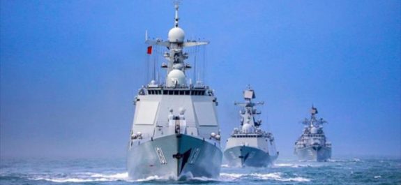 China pone en alerta a sus fuerzas por incursiones navales de EEUU