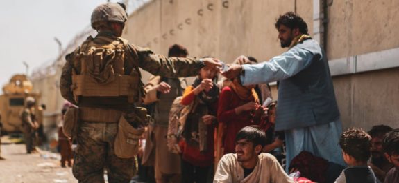 Talibanes ganan terreno en Panshir; Washington advierte riesgo de guerra civil