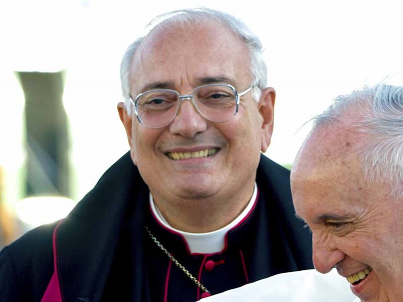 Renuncia obispo de Nueva York recién absuelto por cargos de abuso sexual