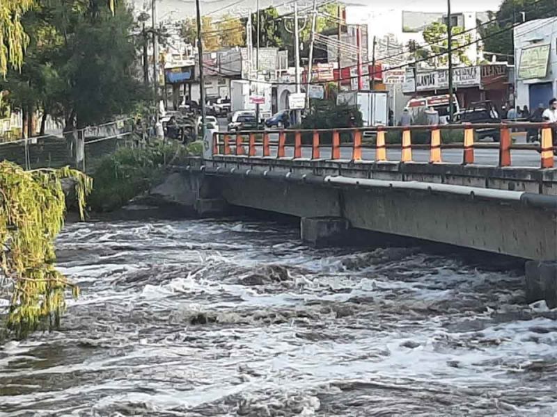 Turista muere ahogado en río de Hidalgo al tratar de rescatar a su hijo