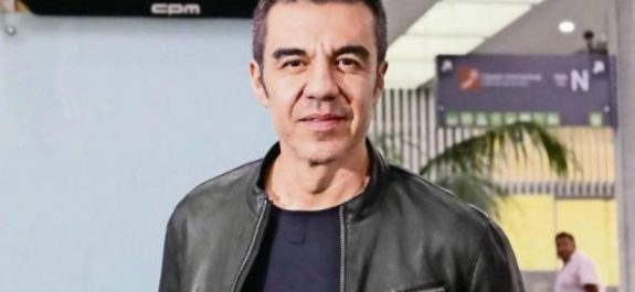 Adrián Uribe