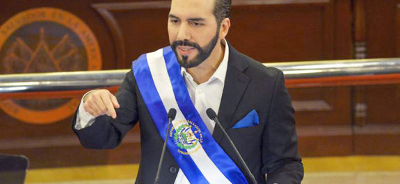 Nayib Bukele se autoproclama "dictador" de El Salvador en Twitter