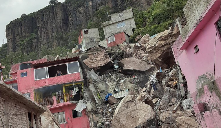 Incansable búsqueda de mujer  y sus dos hijos en Chiquihuite