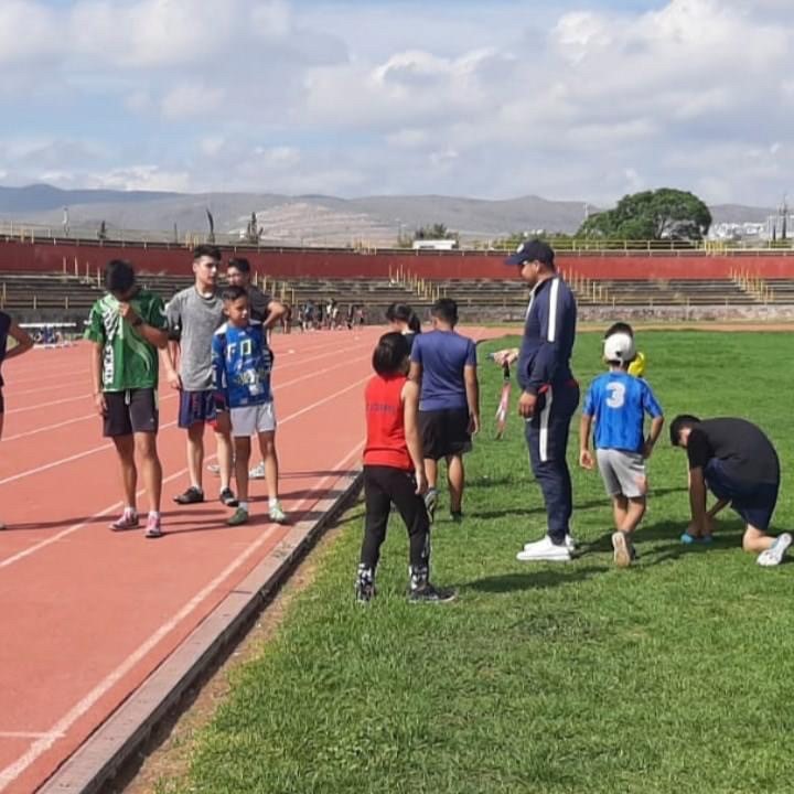 Continúan en acción academias deportivas