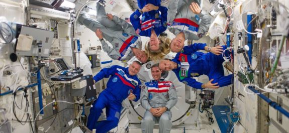 Estación Espacial Internacional daños