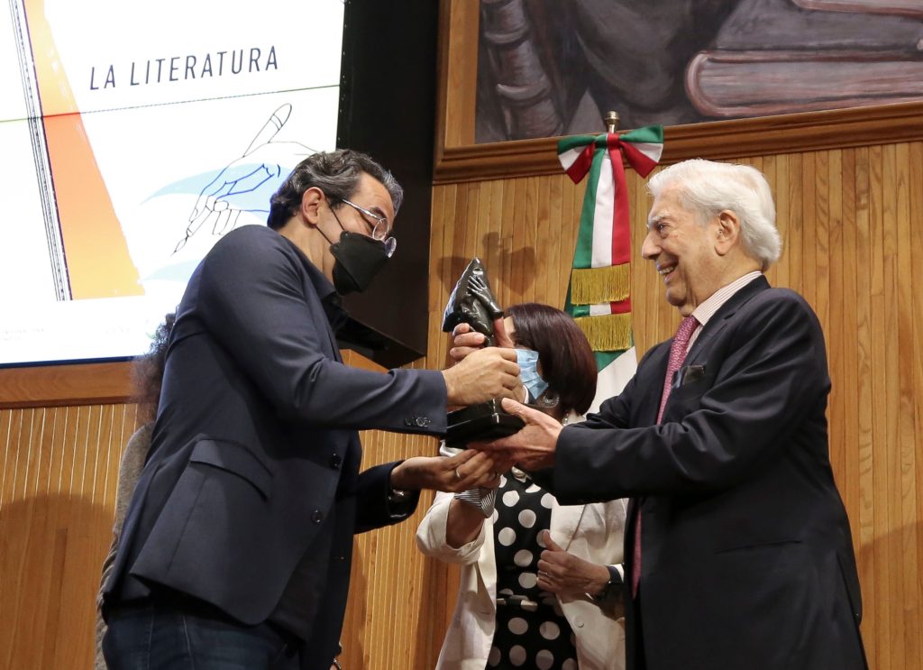 Juan Gabriel Vásquez, ganador del IV Premio Bienal de Novela