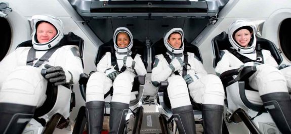 Turistas espaciales de SpaceX-1