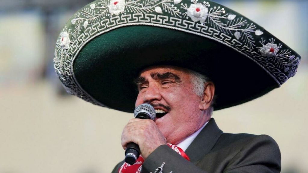 Vicente Fernández se comunica con sus fans