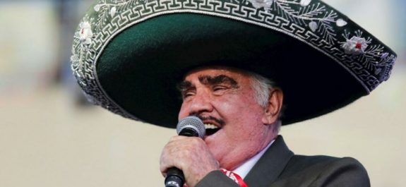 Vicente Fernández se comunica con sus fans