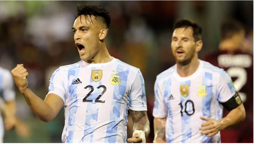 Argentina derrota a Venezuela y mantiene el buen paso por Sudamérica