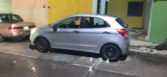 A balazos ejecutaron a mujer policía