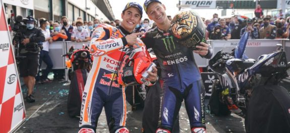 Carrerón de MotoGP en Misano, el piloto francés Fabio Quartararo se corona campeón mientras que Marc Márquez logra la victoria
