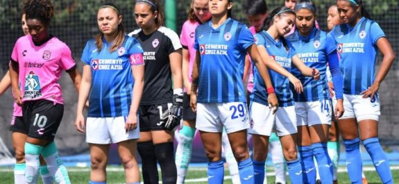 Cruz Azul igualó sin goles ante León y peligra su lugar en la Liguilla