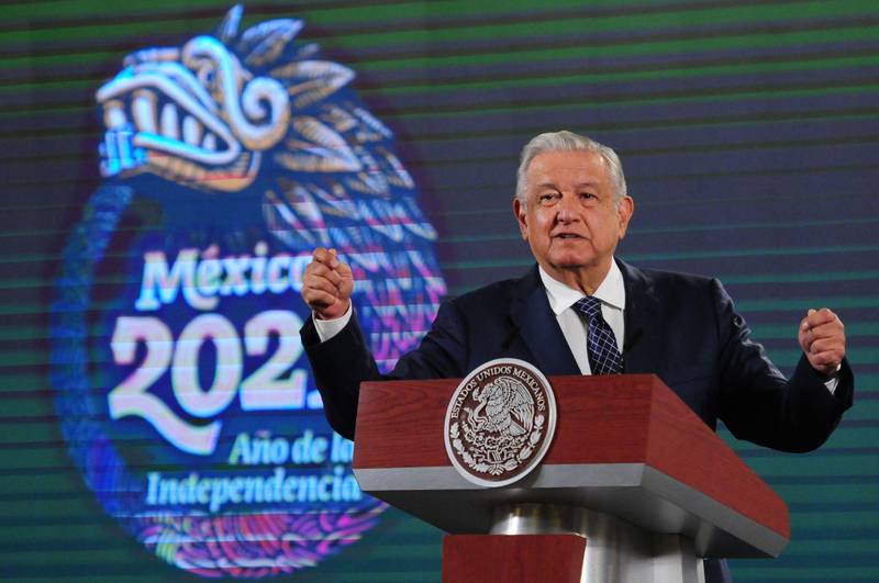 AMLO se va contra el FMI: "causaron la  decadencia económica en el mundo"