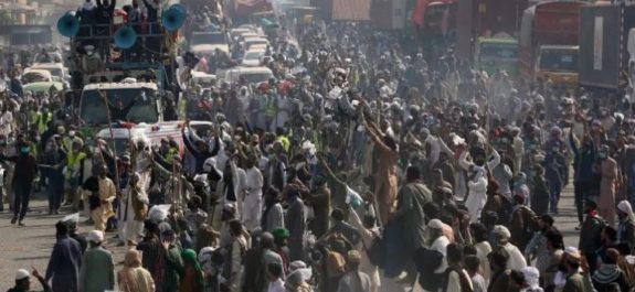 Manifestación islamista deja al menos seis muertos en Pakistán