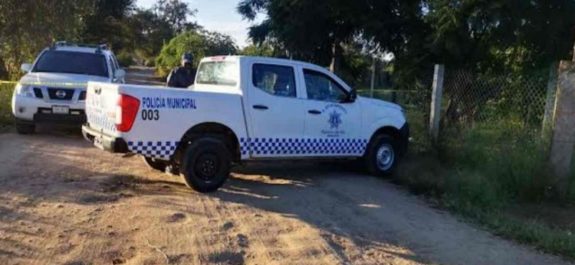 Hallan muertas a bebé de 8 meses y a su madre en camino de terracería de Oaxaca