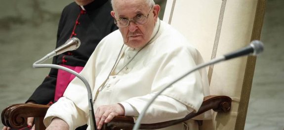 Papa Francisco aboga por un salario universal y la reducción de la jornada laboral