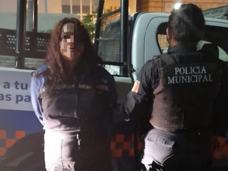 Detienen a mujer por dar golpiza a su padre en Querétaro