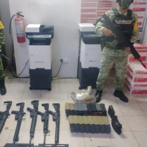 Ejercito Mexicano asegura fusil Barret, armas y cartuchos en Nuevo Laredo