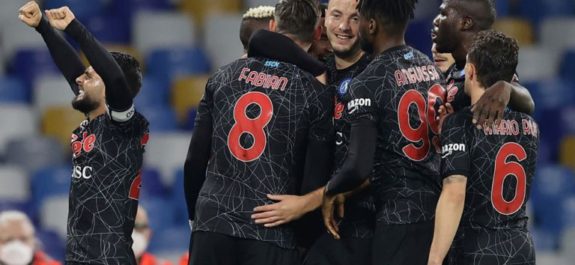 Napoli recuperó liderato de la Serie A tras golear a Bolonia