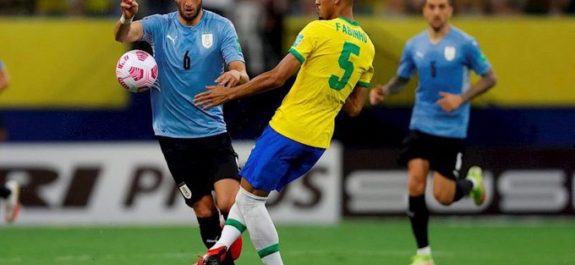 Brasil golea a Uruguay y mantiene su paso perfecto a Qatar