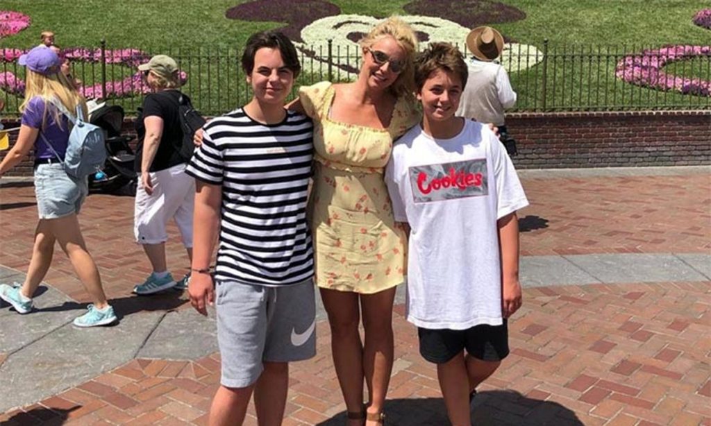 Britney Spears vea a sus hijos