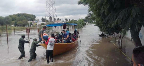 Suman cinco personas muertas por inundaciones en Querétaro