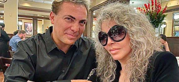 Cristian Castro comparte detalles de cómo celebró el cumpleaños de su mamá