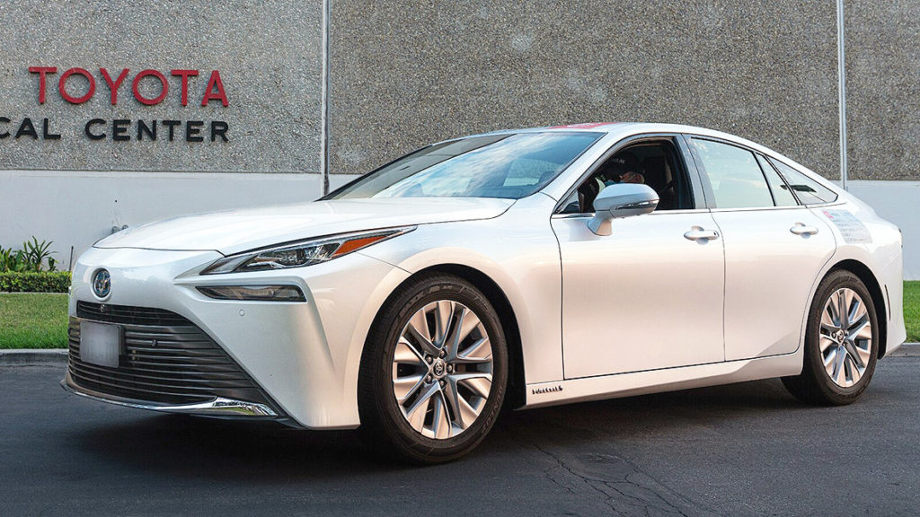 Toyota Mirai vuelve a romper el récord de  autonomía de un auto a hidrógeno