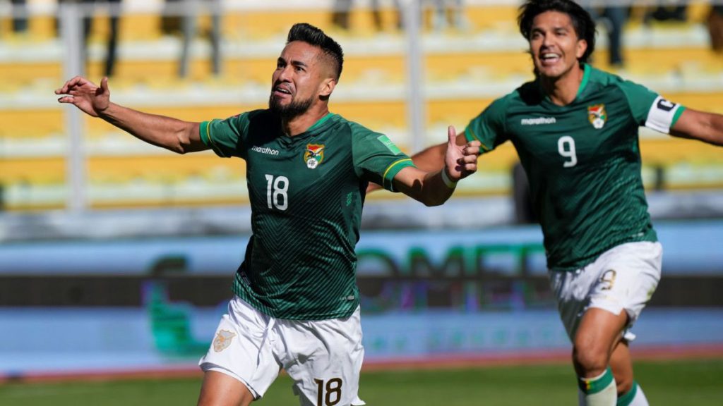 Bolivia goleó a Paraguay y sueña con un boleto al Mundial