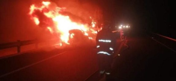 Se incendió camioneta de grupo musical